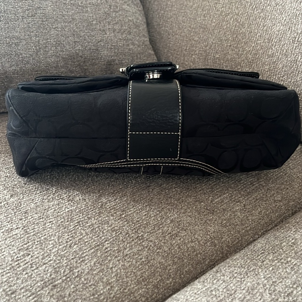 Trendy Shoulder Bag - Picture 3 of 6